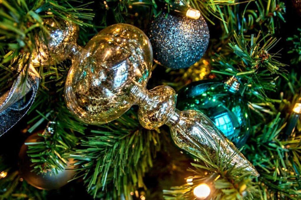 Commercial Christmas Decorations